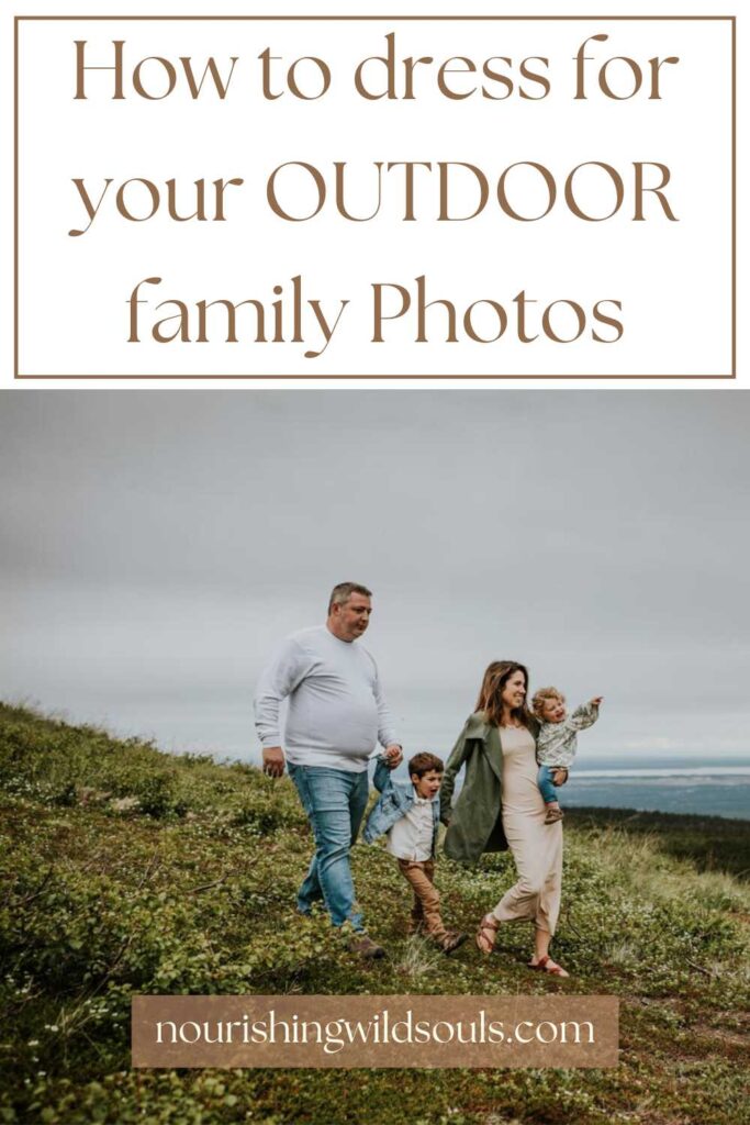 family on a family portrait session outside, guide to what to wear 
