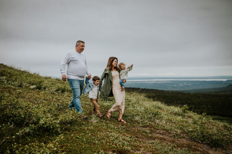 Love Your Pictures: What to Wear for Family Portraits Outside